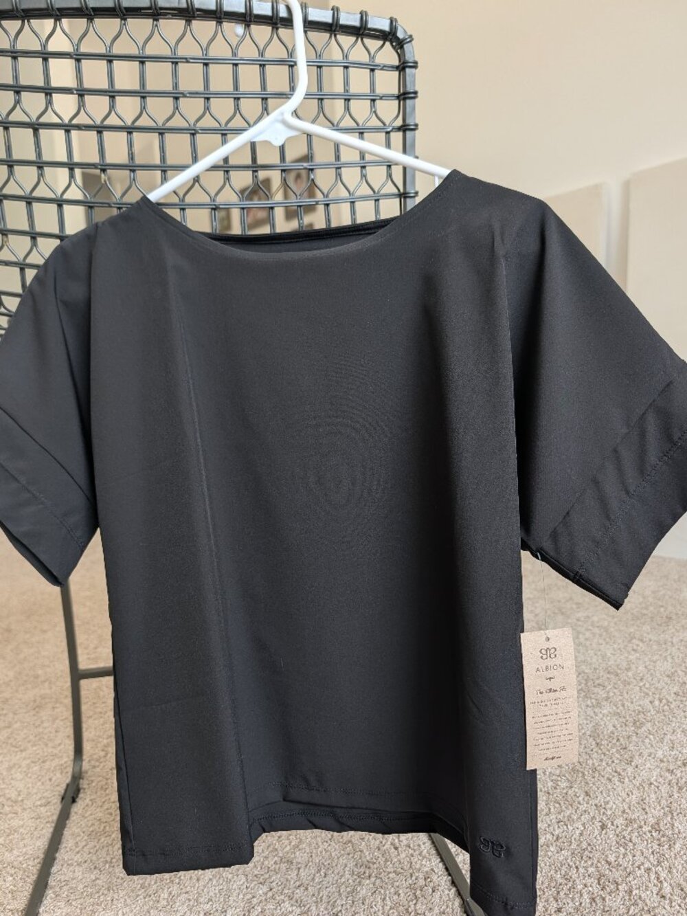 Albion - Boss Crop T, NWT